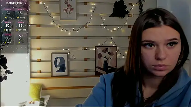 Josephine Kiss online show from February 1, 1:31 pm