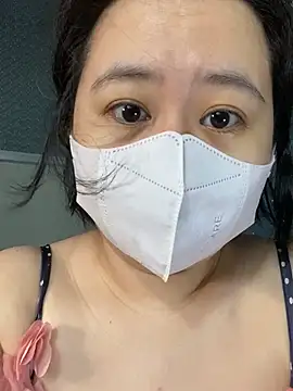 ninini92 online show from February 15, 1:05 pm