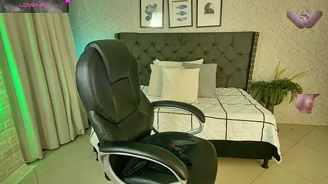 sussy  stone online show from December 23, 12:41 pm