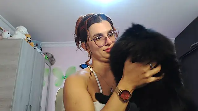 caroline jonson online show from November 16, 9:20 pm