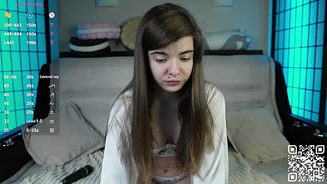 Snapshot of Mary_Shake chatting on April 15, 10:54 pm Mary Shake online show from April 15, 10:54 pm