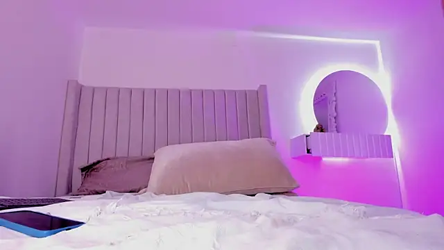 Snapshot of Shelynna_azzul chatting on February 7, 2:40 am Shelynna azzul online show from February 7, 2:40 am