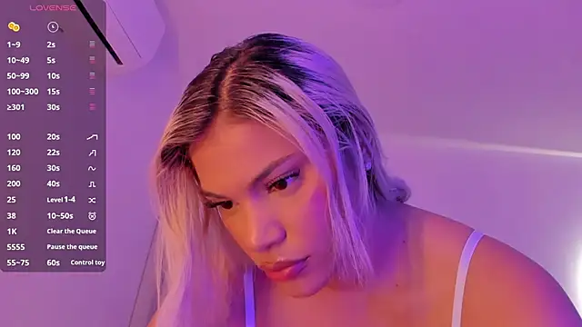 Snapshot of Shelynna_azzul chatting on March 4, 7:43 pm Shelynna azzul online show from March 4, 7:43 pm