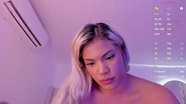 Snapshot of Shelynna_azzul chatting on March 4, 11:22 pm Shelynna azzul online show from March 4, 11:22 pm