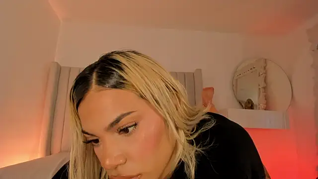 Snapshot of Shelynna_azzul chatting on March 24, 8:03 pm Shelynna azzul online show from March 24, 8:03 pm