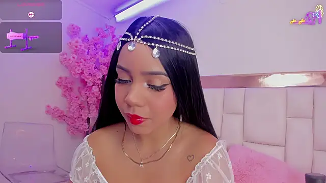 Snapshot of SenniaBella chatting on March 21, 1:45 pm SenniaBella online show from March 21, 1:45 pm