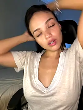 MisFrekcles  online show from October 23, 8:13 am