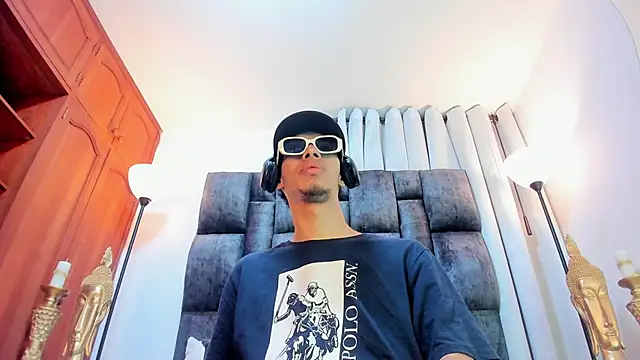 Snapshot of TomyMosterCock chatting on December 11, 12:54 am TomyMosterCock online show from December 11, 12:54 am