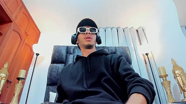 Snapshot of TomyMosterCock chatting on January 19, 5:26 am TomyMosterCock online show from January 19, 5:26 am