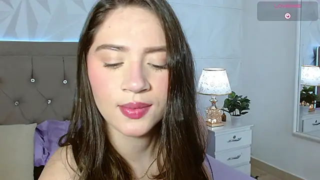 Snapshot of Gwen_drew chatting on March 14, 1:27 pm Gwen drew online show from March 14, 1:27 pm