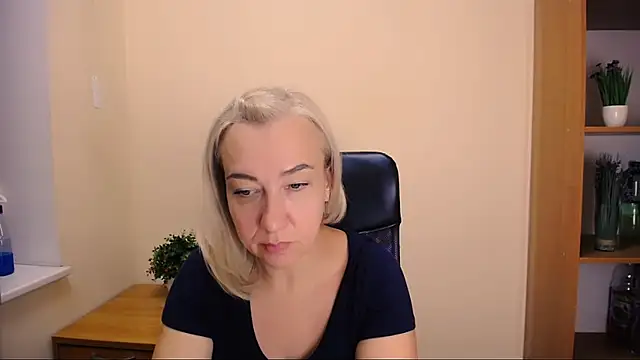 Snapshot of Amor_fati_ chatting on September 12, 1:22 pm Amor fati online show from September 12, 1:22 pm