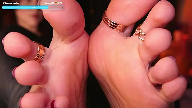 Snapshot of LolaLemona chatting on March 12, 11:05 am LolaLemona online show from March 12, 11:05 am