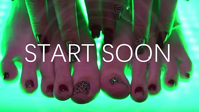 Snapshot of LolaLemona chatting on March 29, 11:10 am LolaLemona online show from March 29, 11:10 am