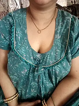 cuteyqueen online show from February 14, 4:09 am