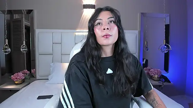 Snapshot of JessyEvans chatting on October 14, 7:47 pm JessyEvans online show from October 14, 7:47 pm