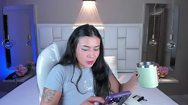 Snapshot of JessyEvans chatting on October 17, 7:38 pm JessyEvans online show from October 17, 7:38 pm