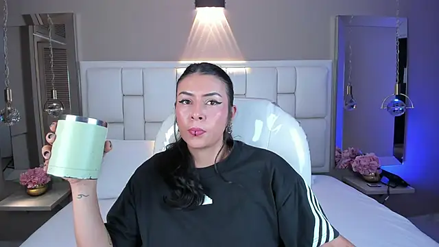 Snapshot of JessyEvans chatting on October 21, 7:36 pm JessyEvans online show from October 21, 7:36 pm