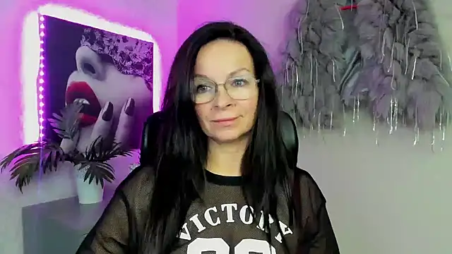 HelenLuxx online show from November 27, 4:31 pm