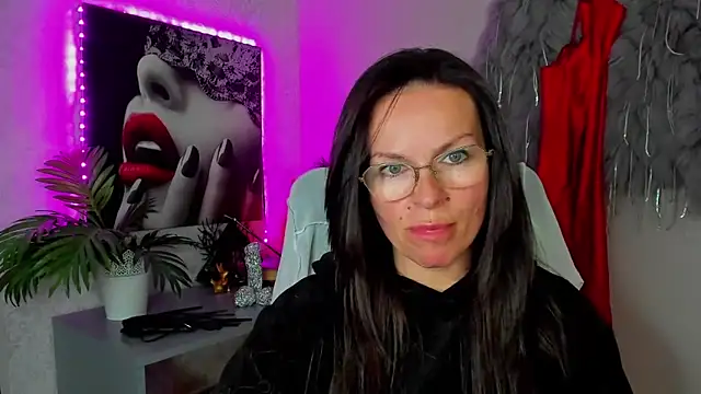 HelenLuxx online show from April 29, 4:22 pm
