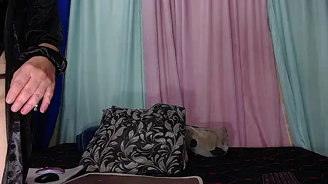 Karina Molina online show from December 3, 12:07 am