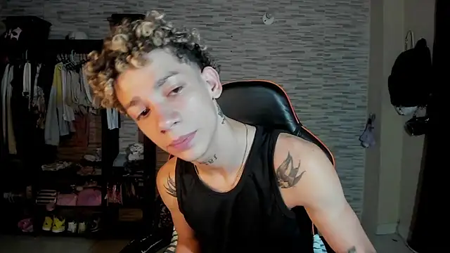 Snapshot of mateodeamjo chatting on September 18, 9:11 am mateodeamjo online show from September 18, 9:11 am