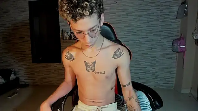 Snapshot of mateodeamjo chatting on September 24, 8:06 am mateodeamjo online show from September 24, 8:06 am