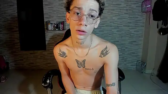 Snapshot of mateodeamjo chatting on October 1, 9:26 am mateodeamjo online show from October 1, 9:26 am