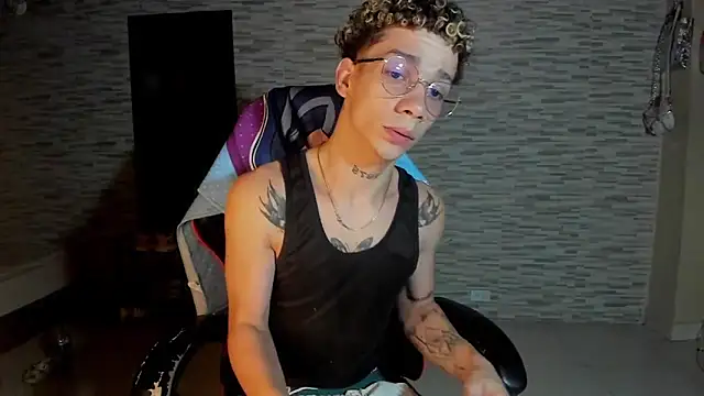 Snapshot of mateodeamjo chatting on October 3, 8:22 am mateodeamjo online show from October 3, 8:22 am