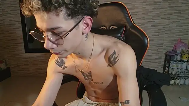 Snapshot of mateodeamjo chatting on October 11, 8:24 am mateodeamjo online show from October 11, 8:24 am