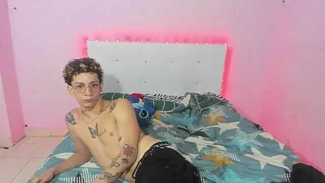 Snapshot of mateodeamjo chatting on October 17, 10:07 am mateodeamjo online show from October 17, 10:07 am