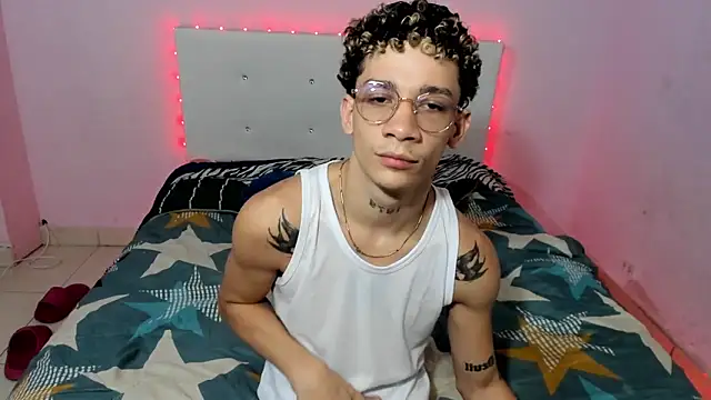 Snapshot of mateodeamjo chatting on October 17, 10:56 pm mateodeamjo online show from October 17, 10:56 pm