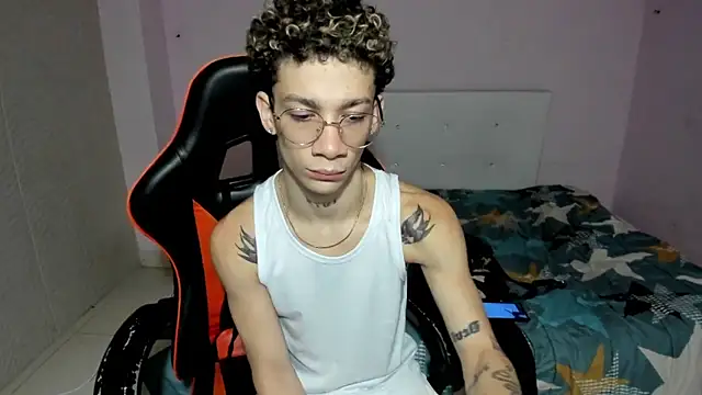 Snapshot of mateodeamjo chatting on October 23, 8:13 am mateodeamjo online show from October 23, 8:13 am