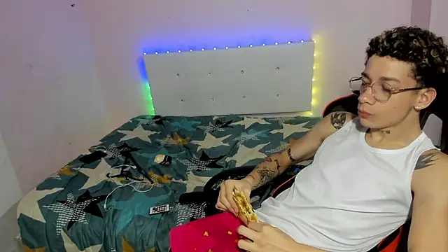 Snapshot of mateodeamjo chatting on October 26, 10:54 am mateodeamjo online show from October 26, 10:54 am