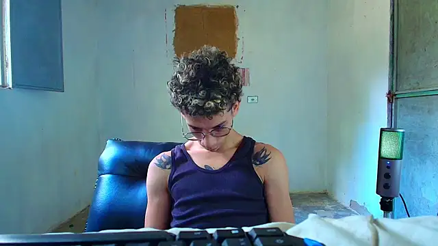 Snapshot of mateodeamjo chatting on February 13, 2:13 pm mateodeamjo online show from February 13, 2:13 pm