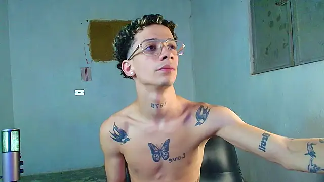 Snapshot of mateodeamjo chatting on March 11, 1:55 am mateodeamjo online show from March 11, 1:55 am