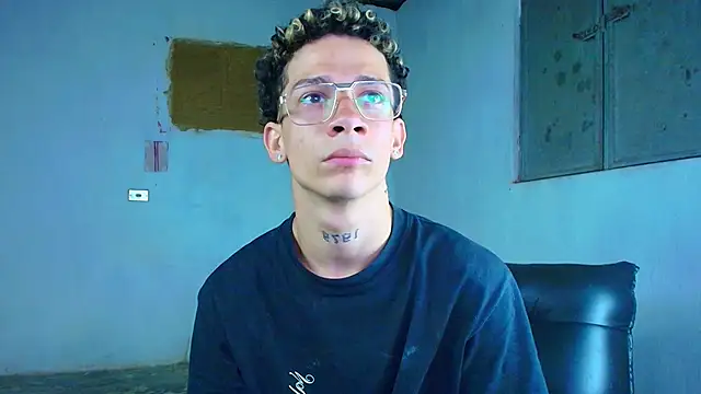 Snapshot of mateodeamjo chatting on March 19, 2:59 am mateodeamjo online show from March 19, 2:59 am