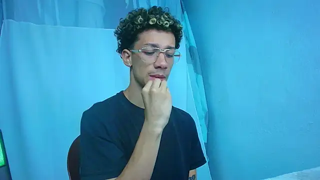 Snapshot of mateodeamjo chatting on March 30, 7:09 am mateodeamjo online show from March 30, 7:09 am