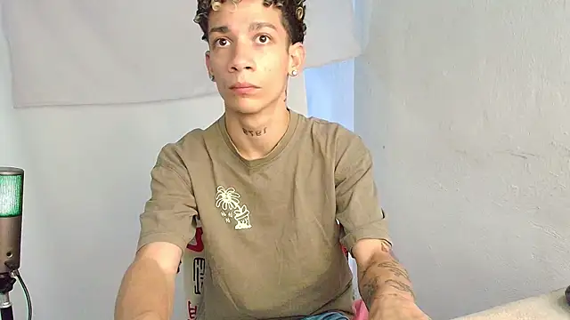 mateodeamjo online show from May 21, 11:23 pm