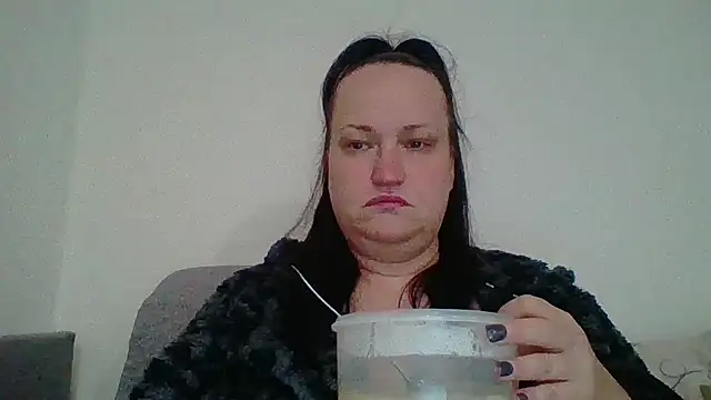  squirty cum lady  online show from October 18, 5:21 am