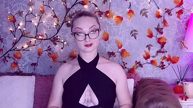 EllianaReese online show from October 17, 2:26 am