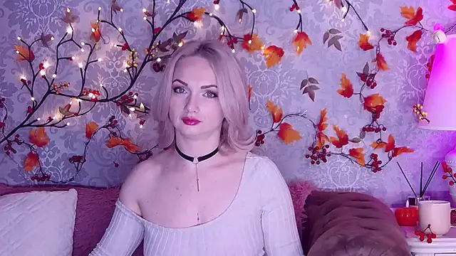 EllianaReese online show from November 4, 2:43 am