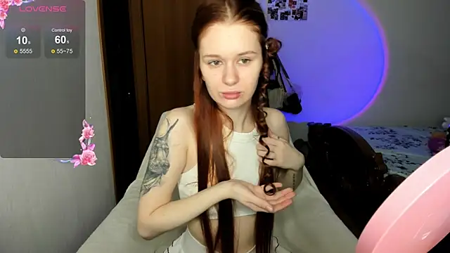 Snapshot of EmilySoul chatting on October 31, 10:16 am EmilySoul online show from October 31, 10:16 am