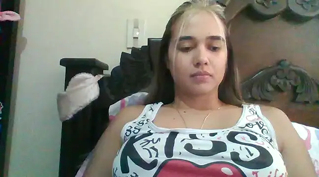 Snapshot of trianabell chatting on December 26, 7:16 pm trianabell online show from December 26, 7:16 pm