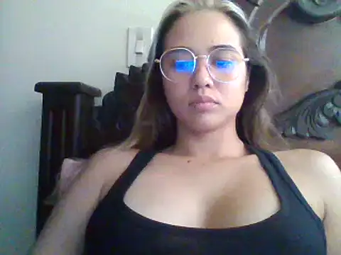 Snapshot of trianabell chatting on January 3, 5:31 pm trianabell online show from January 3, 5:31 pm