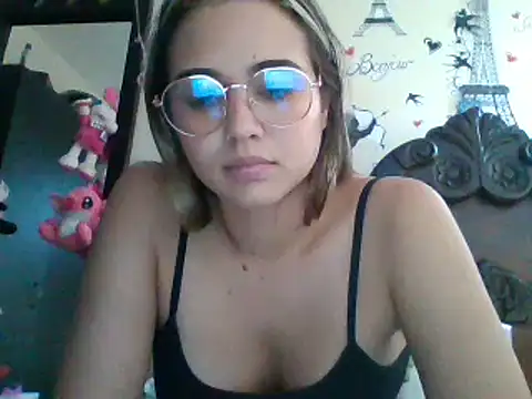 Snapshot of trianabell chatting on January 10, 7:54 pm trianabell online show from January 10, 7:54 pm