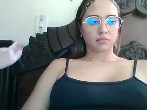 Snapshot of trianabell chatting on January 11, 5:51 pm trianabell online show from January 11, 5:51 pm