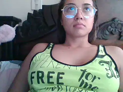 Snapshot of trianabell chatting on January 16, 7:52 pm trianabell online show from January 16, 7:52 pm