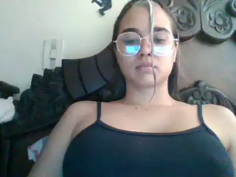 Snapshot of trianabell chatting on January 21, 5:51 pm trianabell online show from January 21, 5:51 pm