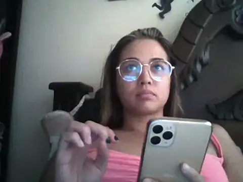 Snapshot of trianabell chatting on February 26, 9:16 pm trianabell online show from February 26, 9:16 pm