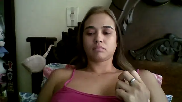 Snapshot of trianabell chatting on September 19, 5:46 pm trianabell online show from September 19, 5:46 pm